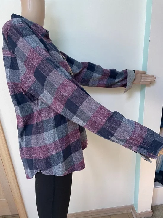 Carbon 2 Cobalt Womans shirt medium Winterberry Plaid Button-Down - Picture 6 of 8